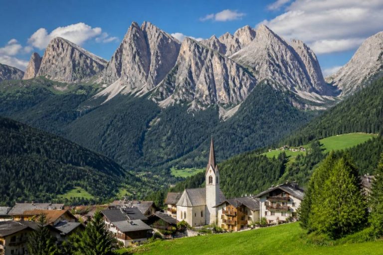 Dolomites italiennes : itinéraires, villages et randonnées à ne pas manquer